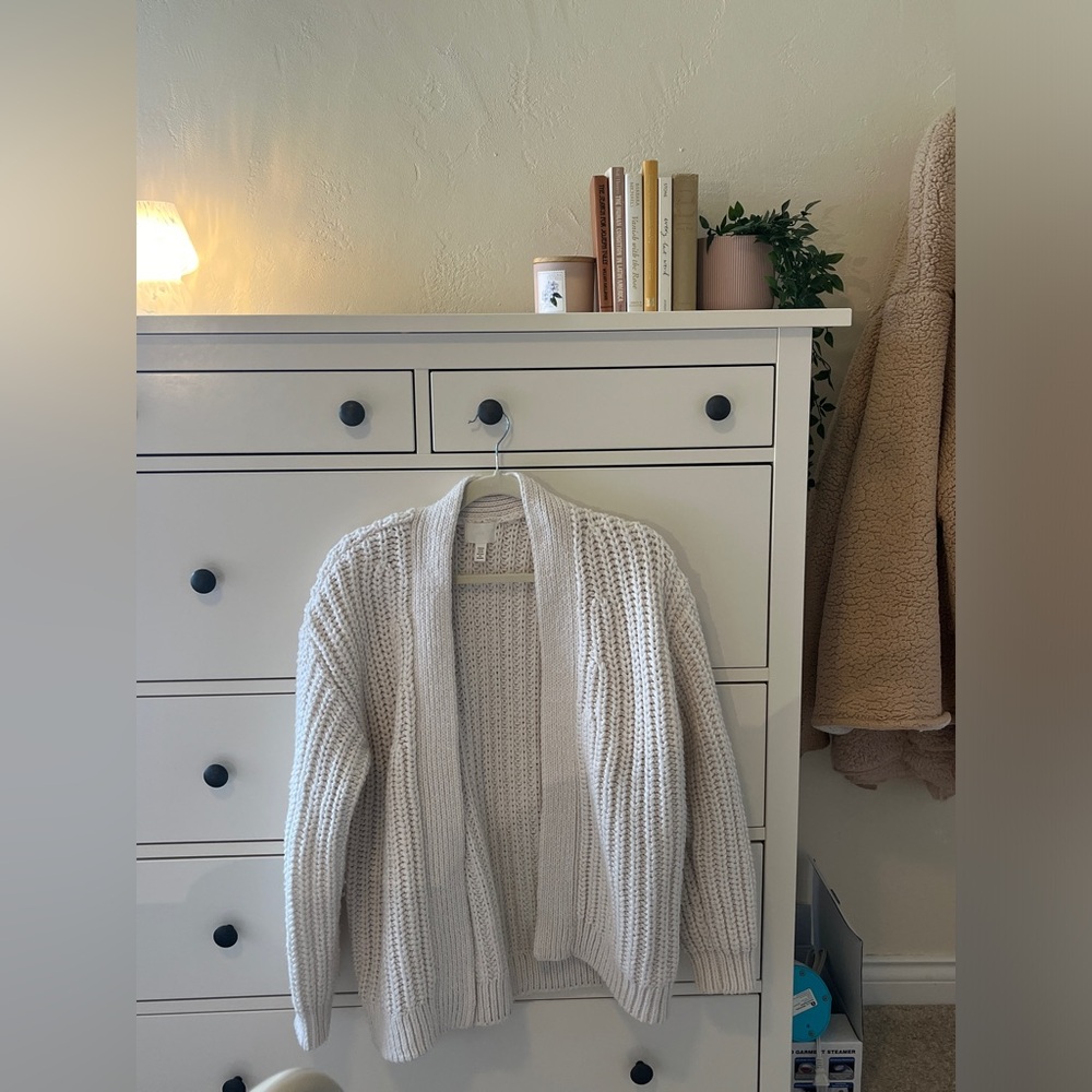 White knit cozy oversized cardigan